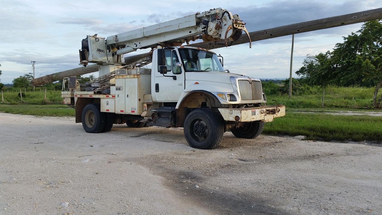 International, truck, pole truck — Buying a Vehicle Trailer for Vehicles